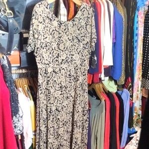 WOMEN'S floral print dress size 16